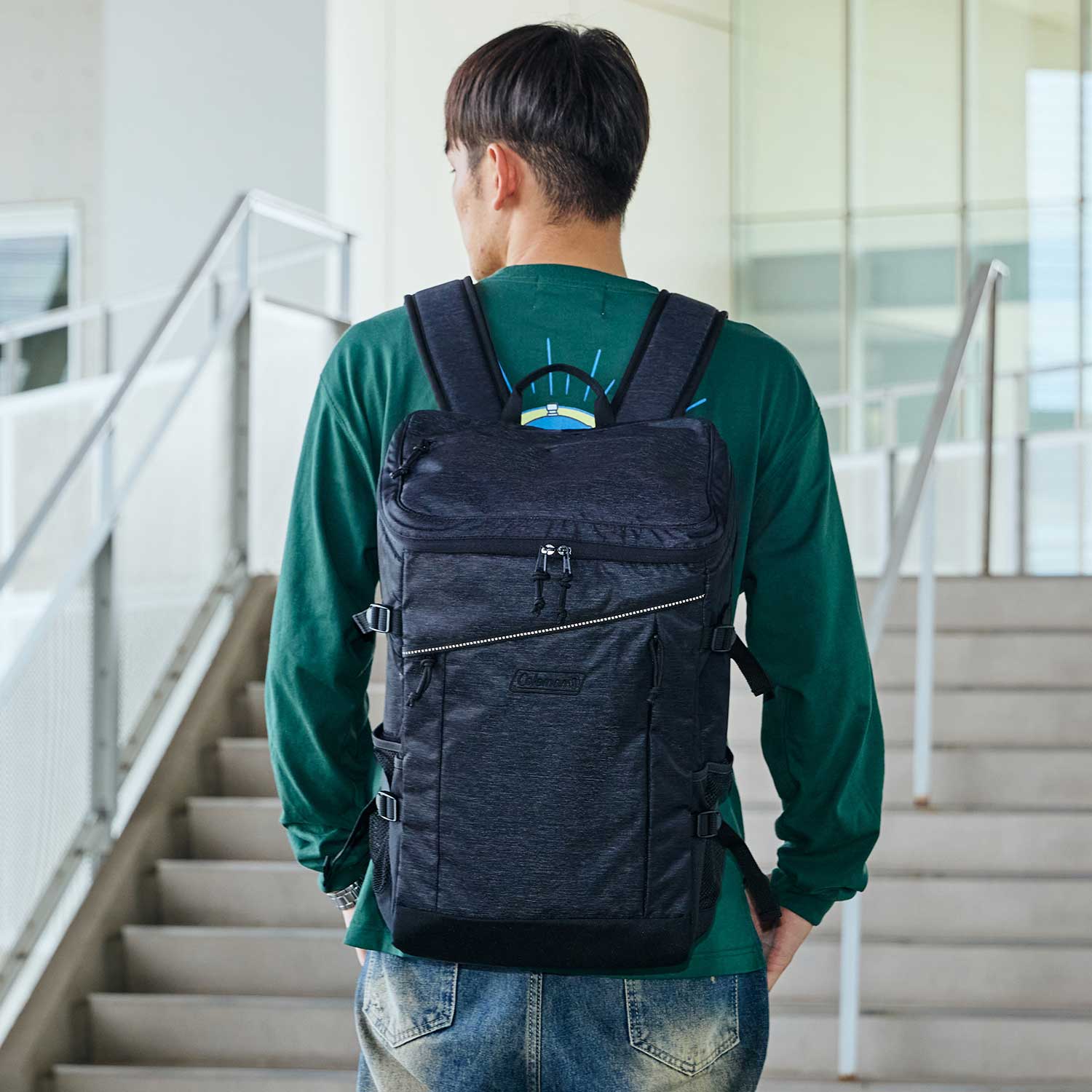 ウォーカースクエアバックパック