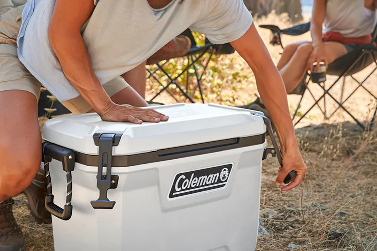 冷気の流出を防ぐラッチ