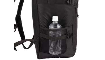 両サイドに500mlペットボトル収納可能