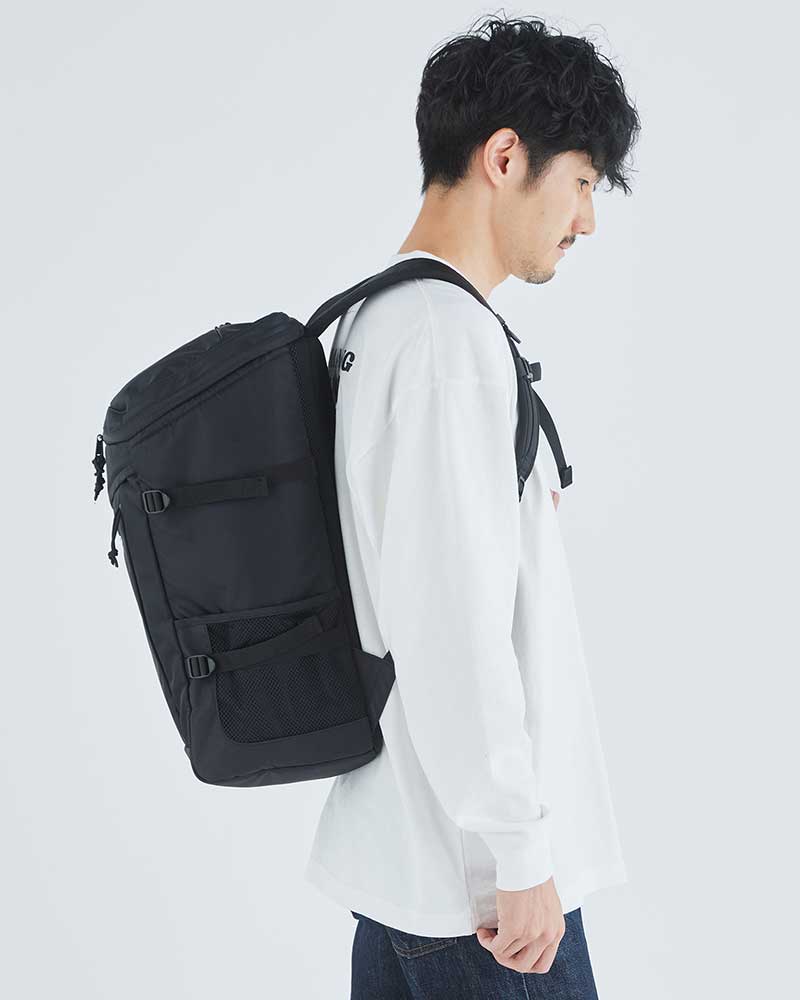 ウォーカースクエアバックパック(ブラック)