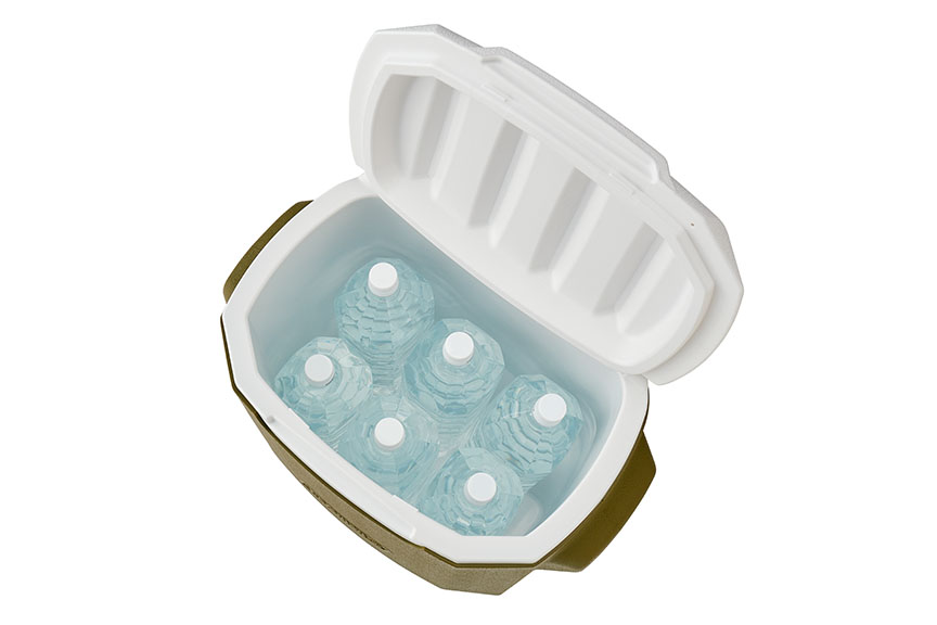 2Lペットボトルが6本収納可能