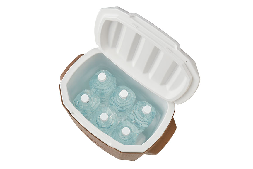 2Lペットボトルが6本収納できます