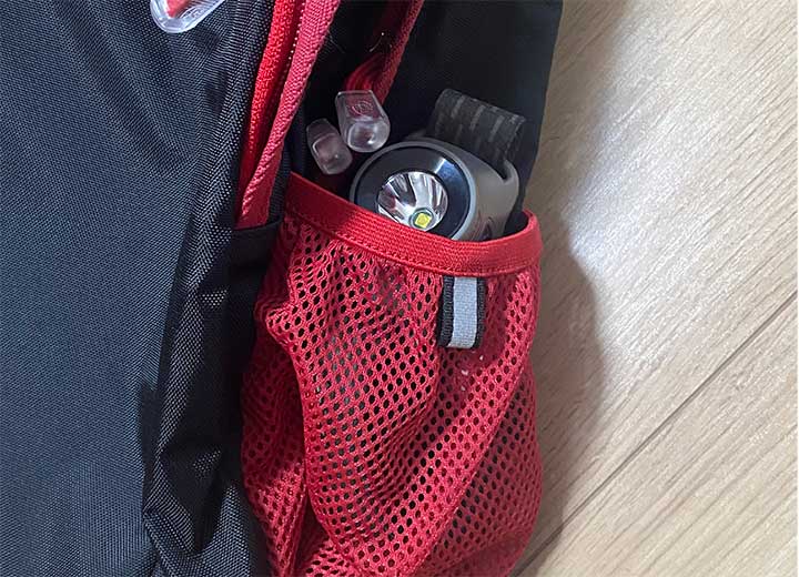 左右のサイドポケットには、ティッシュやごみ袋など頻繁に使うものを入れると便利♪