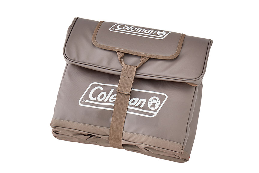 使用しない時は折りたたんでコンパクトに収納可能