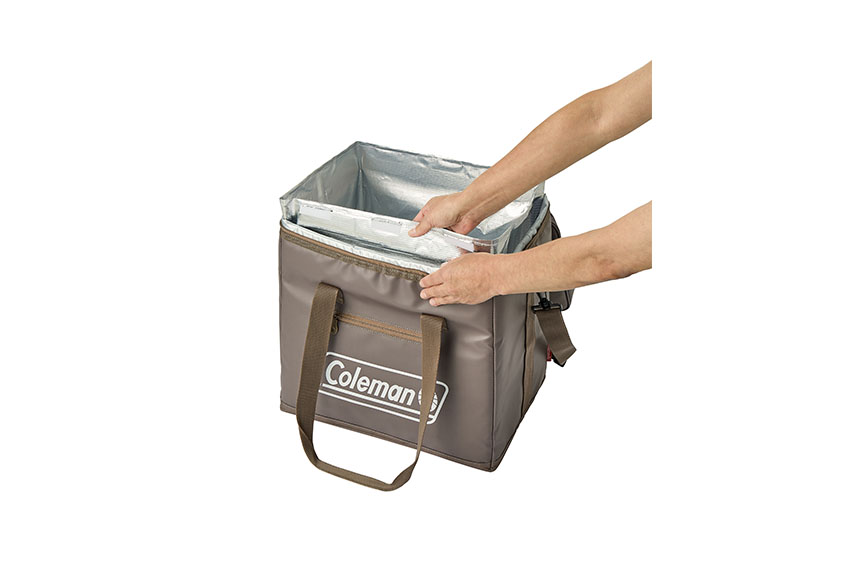 抗菌ライナーは取り外し可能なので、クーラー内側が掃除しやすく衛生的