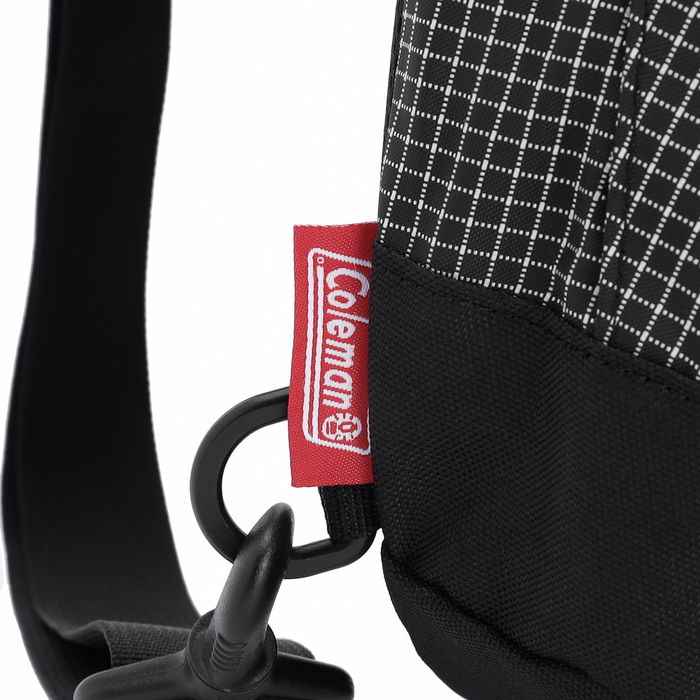 ウォーカースリングバッグ(ブラックリップ)