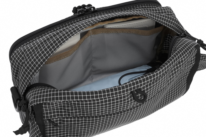 ウォーカーポーチ（ブラックリップ）